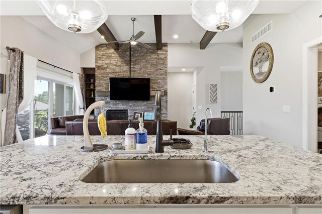 1717 SW 26th Terrace, Lee's Summit, MO 64082