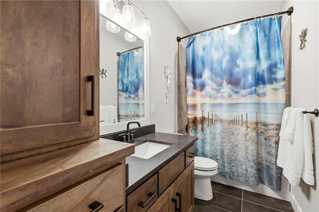 1717 SW 26th Terrace, Lee's Summit, MO 64082