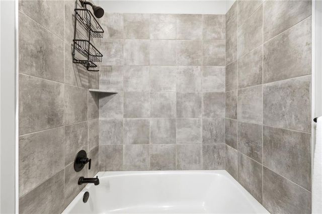 1717 SW 26th Terrace, Lee's Summit, MO 64082