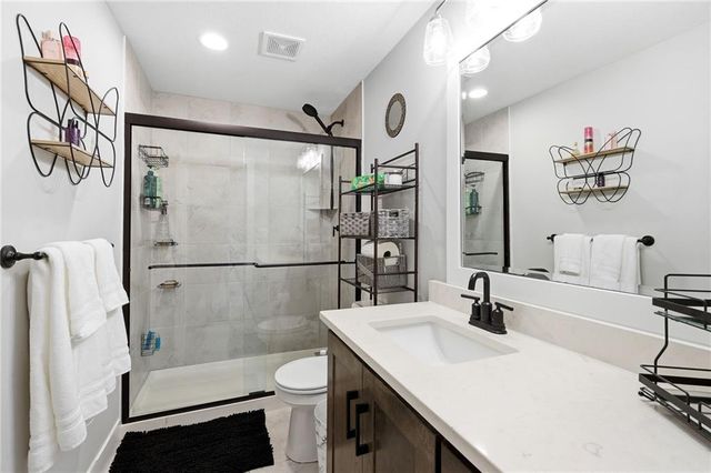 1717 SW 26th Terrace, Lee's Summit, MO 64082