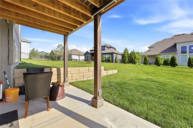 1717 SW 26th Terrace, Lee's Summit, MO 64082