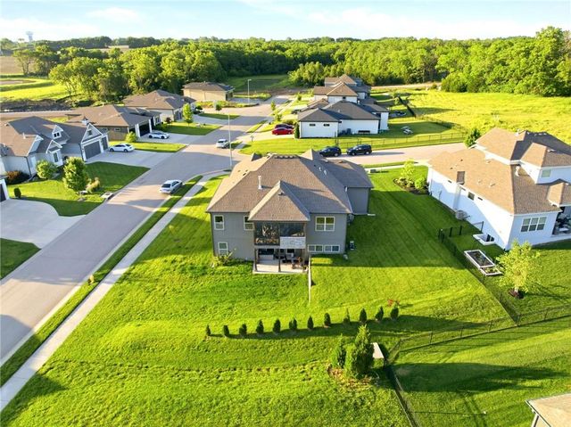 1717 SW 26th Terrace, Lee's Summit, MO 64082