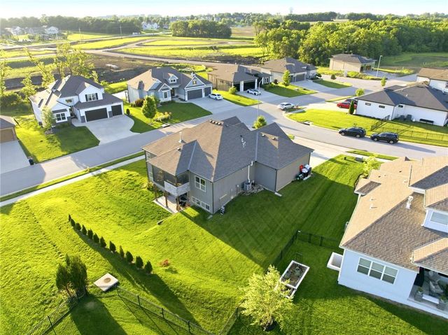 1717 SW 26th Terrace, Lee's Summit, MO 64082