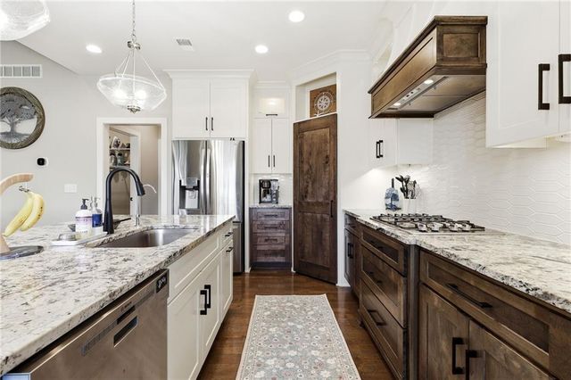 1717 SW 26th Terrace, Lee's Summit, MO 64082