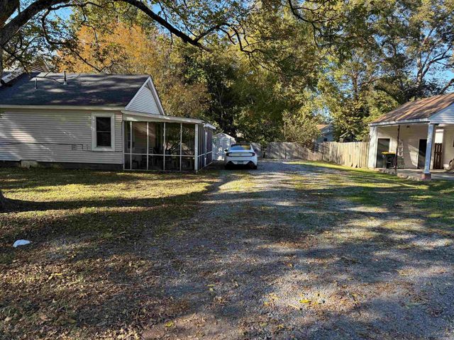 323 SE 5th Street, England, AR 72046