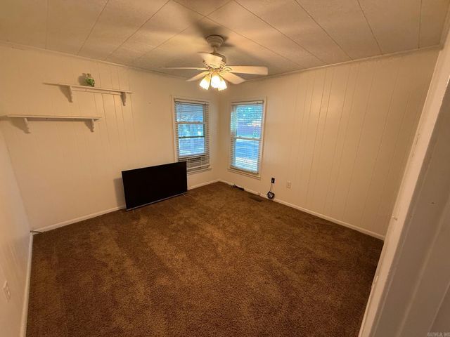 323 SE 5th Street, England, AR 72046