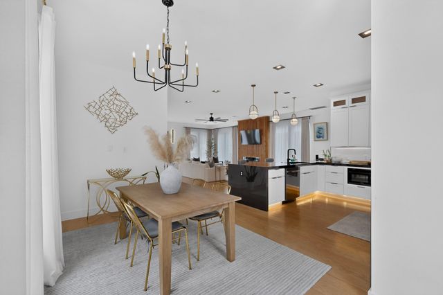 1226 S Ewing Avenue, Dallas, TX 75216