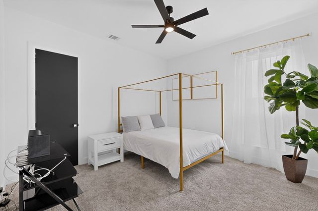1226 S Ewing Avenue, Dallas, TX 75216