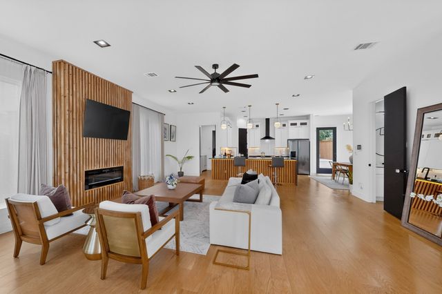 1226 S Ewing Avenue, Dallas, TX 75216