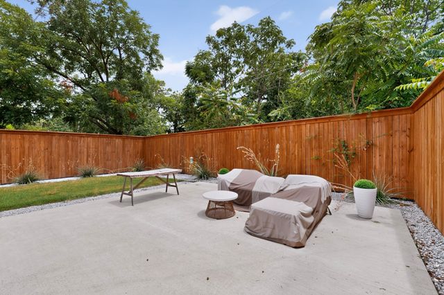 1226 S Ewing Avenue, Dallas, TX 75216