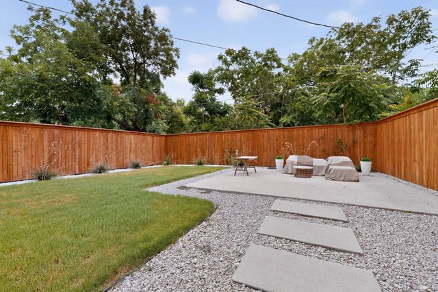1226 S Ewing Avenue, Dallas, TX 75216