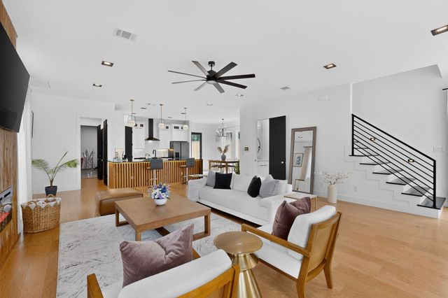1226 S Ewing Avenue, Dallas, TX 75216