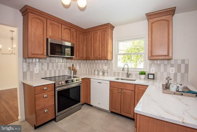 9102 RED LION TAVERN CT, Springfield, VA 22153