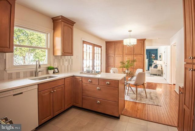 9102 RED LION TAVERN CT, Springfield, VA 22153