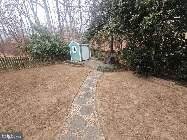 9102 RED LION TAVERN CT, Springfield, VA 22153