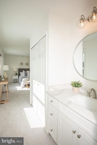 9102 RED LION TAVERN CT, Springfield, VA 22153