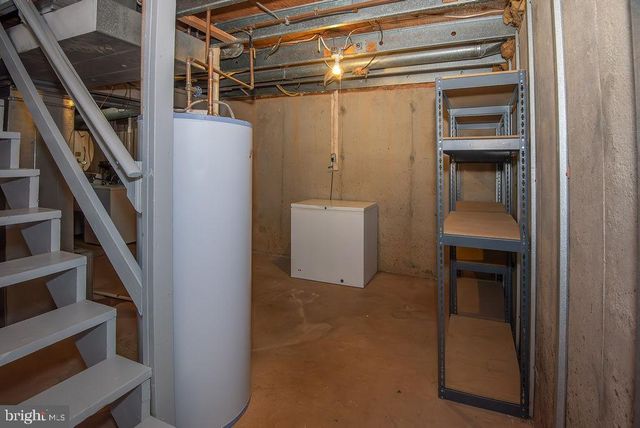 9102 RED LION TAVERN CT, Springfield, VA 22153