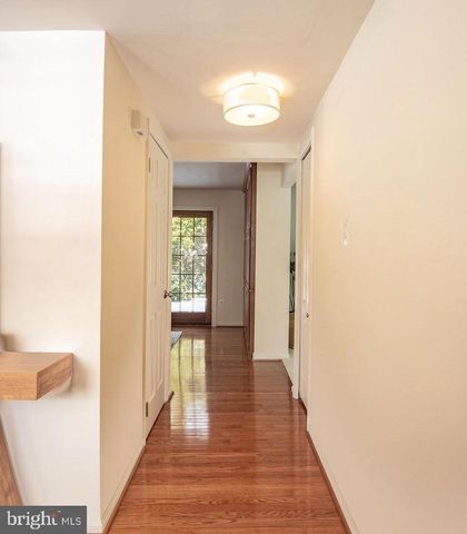 9102 RED LION TAVERN CT, Springfield, VA 22153