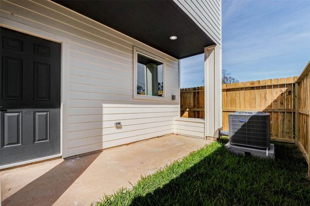 5912 Mayle Street A, Houston, TX 77016