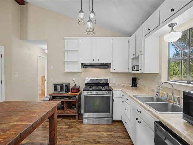 1816 County Road 2040, Ravenna, TX 75476