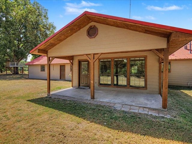 1816 County Road 2040, Ravenna, TX 75476