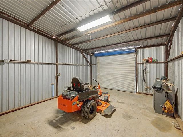 1816 County Road 2040, Ravenna, TX 75476