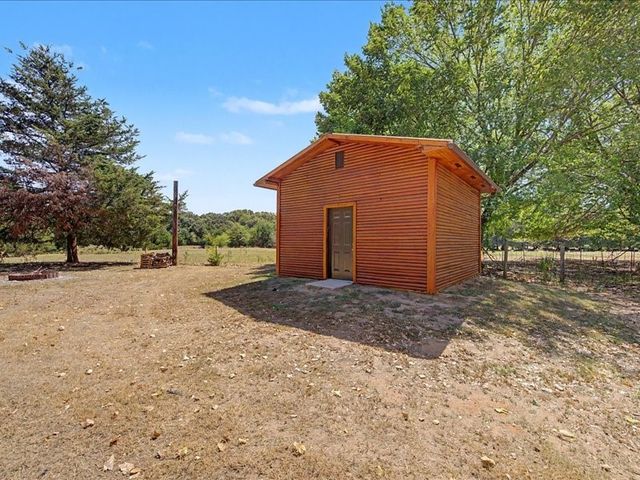 1816 County Road 2040, Ravenna, TX 75476