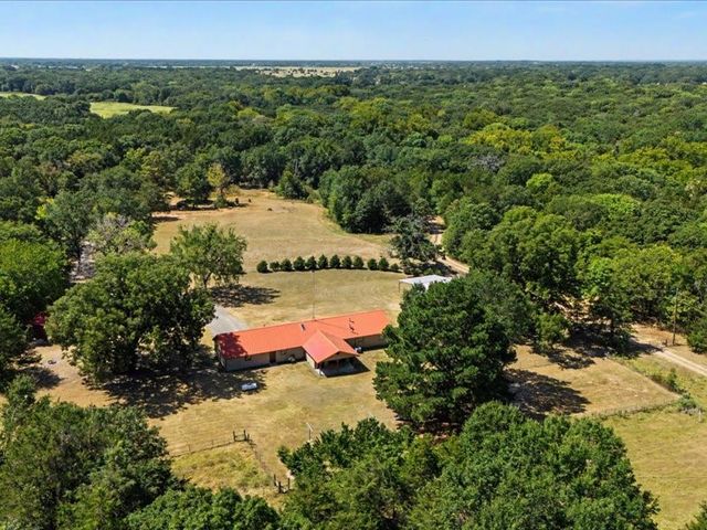 1816 County Road 2040, Ravenna, TX 75476