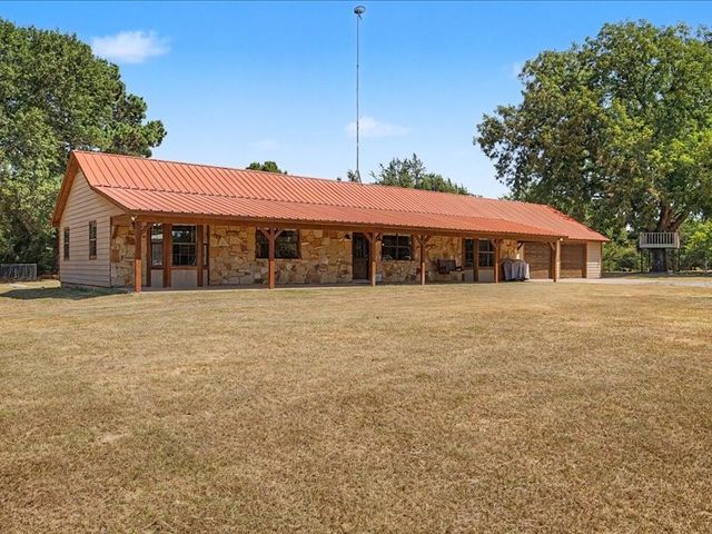 1816 County Road 2040, Ravenna, TX 75476