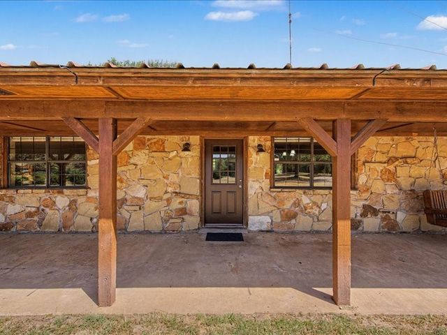 1816 County Road 2040, Ravenna, TX 75476