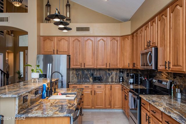 13065 N Woodburne Avenue, Oro Valley, AZ 85755