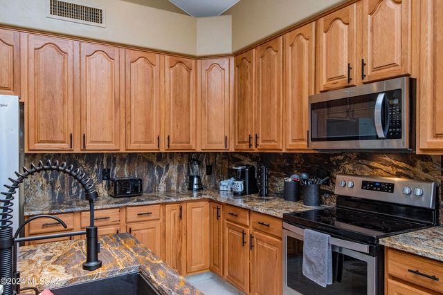 13065 N Woodburne Avenue, Oro Valley, AZ 85755