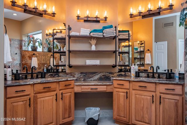 13065 N Woodburne Avenue, Oro Valley, AZ 85755
