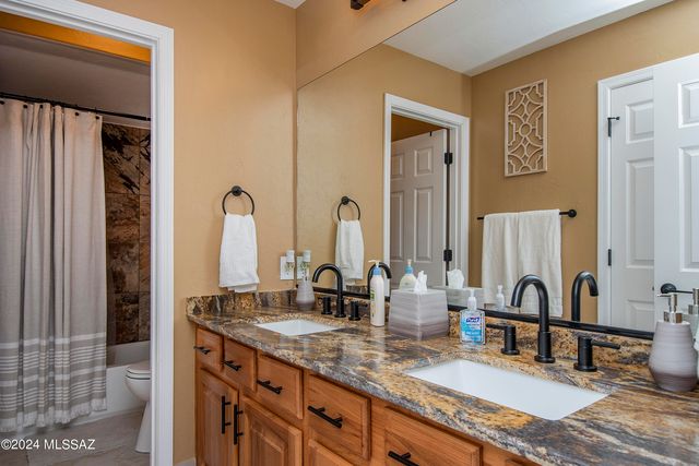13065 N Woodburne Avenue, Oro Valley, AZ 85755