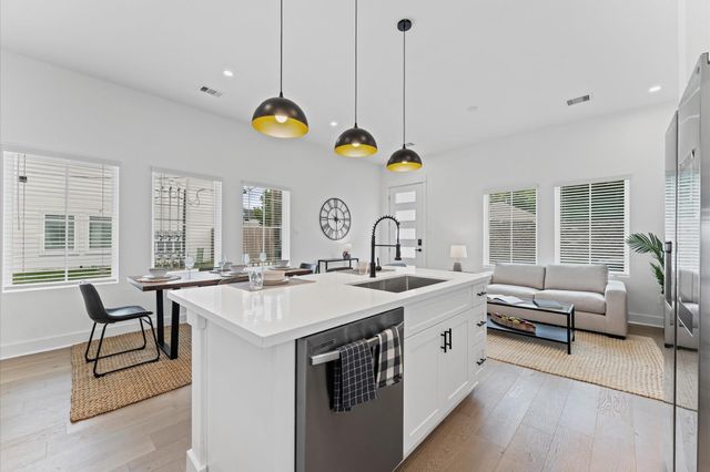 332 Neyland Street, Houston, TX 77022