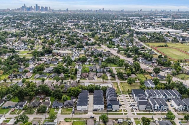 332 Neyland Street, Houston, TX 77022