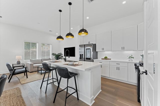 332 Neyland Street, Houston, TX 77022