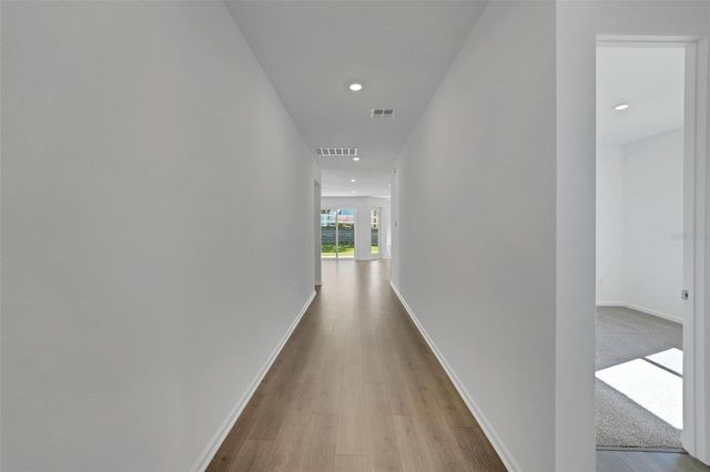 991 FIESTA KEY CIRCLE, Lady Lake, FL 32159