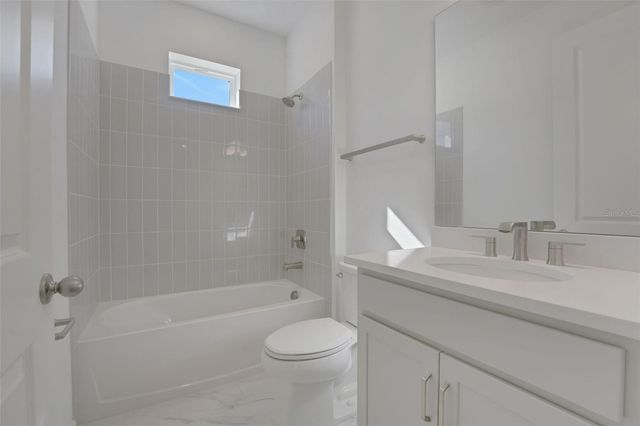 991 FIESTA KEY CIRCLE, Lady Lake, FL 32159