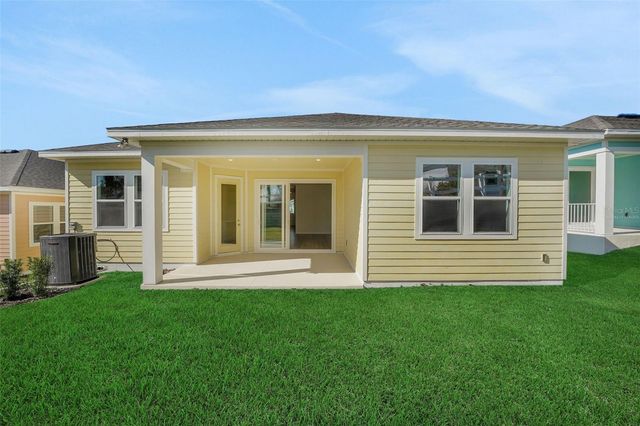 991 FIESTA KEY CIRCLE, Lady Lake, FL 32159