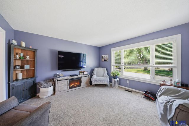 6760 Newton Street, Lincoln, NE 68506