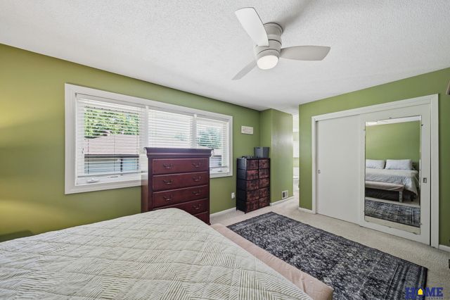 6760 Newton Street, Lincoln, NE 68506