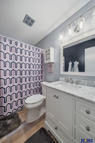 6760 Newton Street, Lincoln, NE 68506