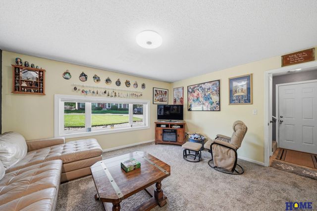 6760 Newton Street, Lincoln, NE 68506