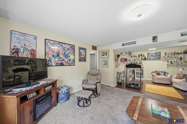 6760 Newton Street, Lincoln, NE 68506
