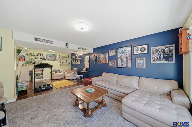 6760 Newton Street, Lincoln, NE 68506