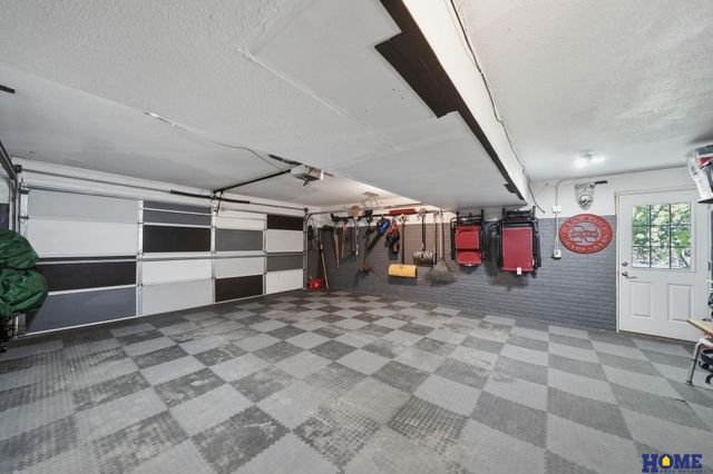 6760 Newton Street, Lincoln, NE 68506