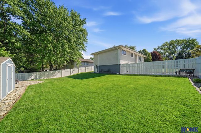 6760 Newton Street, Lincoln, NE 68506
