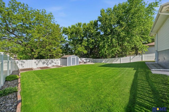6760 Newton Street, Lincoln, NE 68506