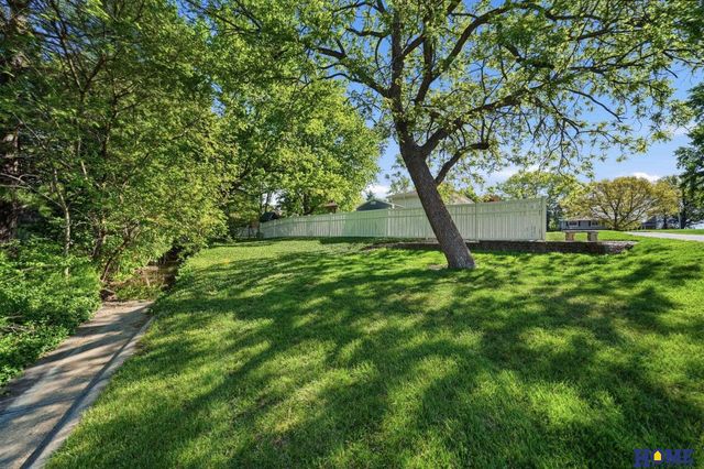 6760 Newton Street, Lincoln, NE 68506